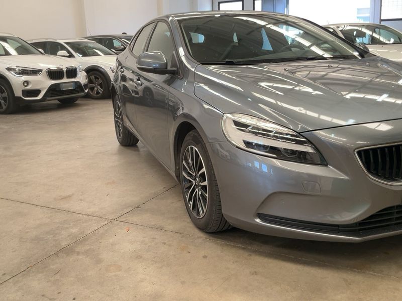 Volvo V40 2.0 D2 Momentum — zdjęcie 8