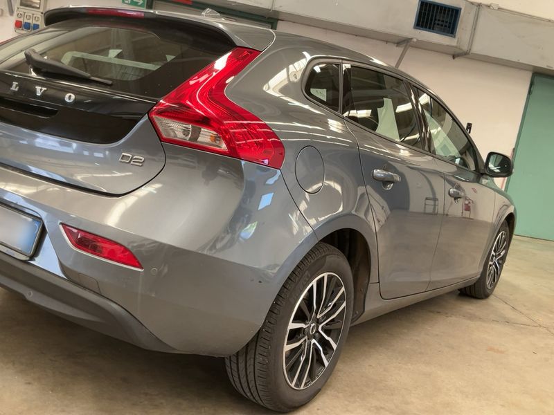 Volvo V40 2.0 D2 Momentum — zdjęcie 6