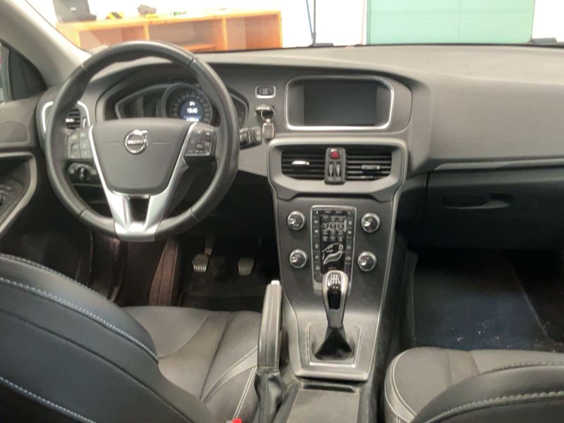 Volvo V40 2.0 D2 Momentum — zdjęcie 12