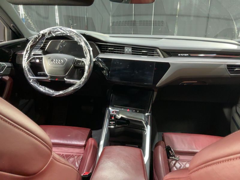 Audi e-tron Sportback e-tron S quattro — zdjęcie 12