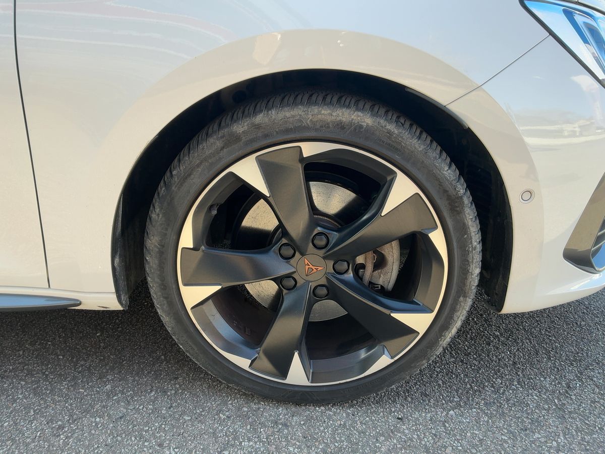 Cupra Leon 2022 — photo 12