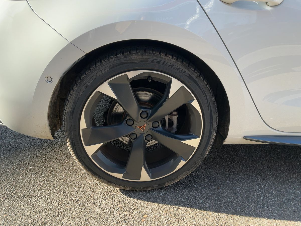 Cupra Leon 2022 — photo 10