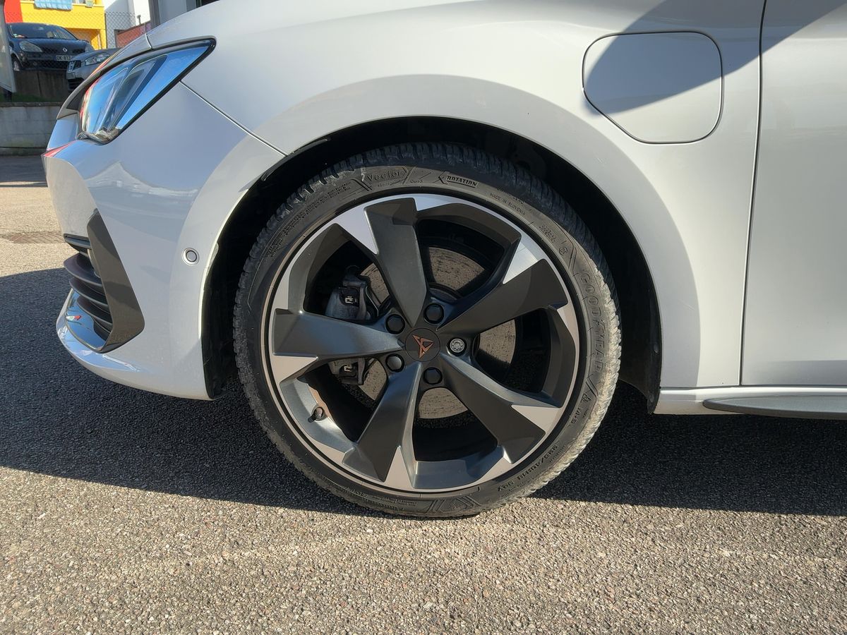 Cupra Leon 2022 — photo 4