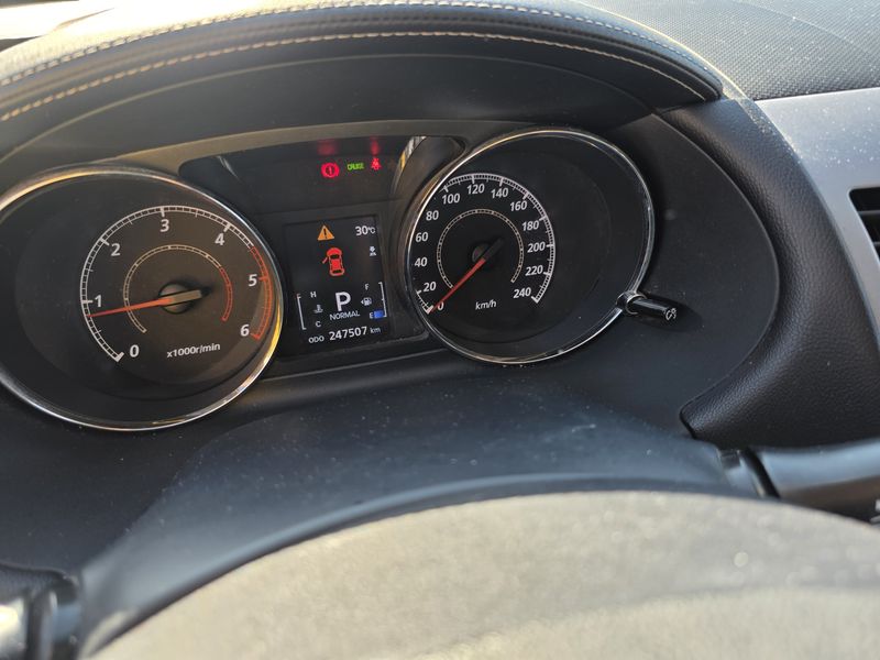 Citroen C-Crosser 2.2 HDi Exclusive — zdjęcie 12