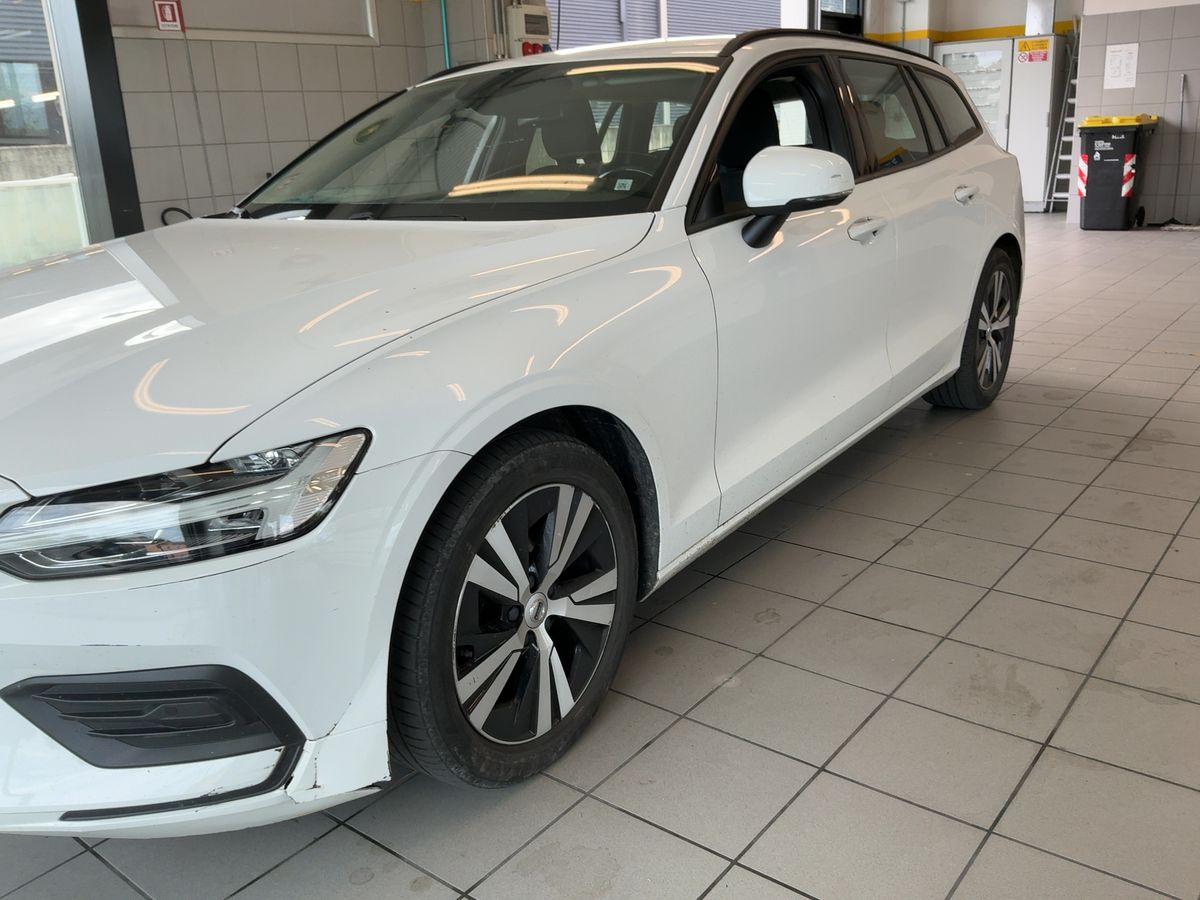 Volvo V60 2.0 B3 Momentum Business