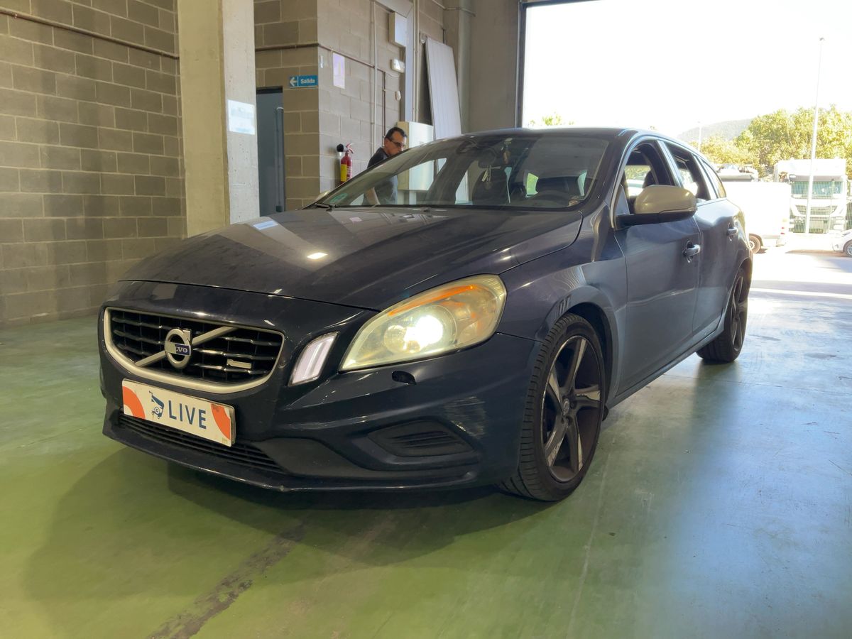 Volvo V60 2.0 T5 R-Design