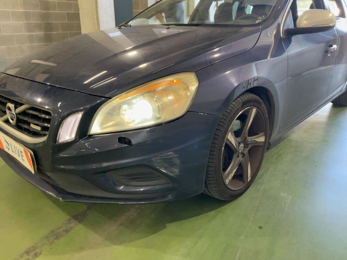 Volvo V60 2.0 T5 R-Design