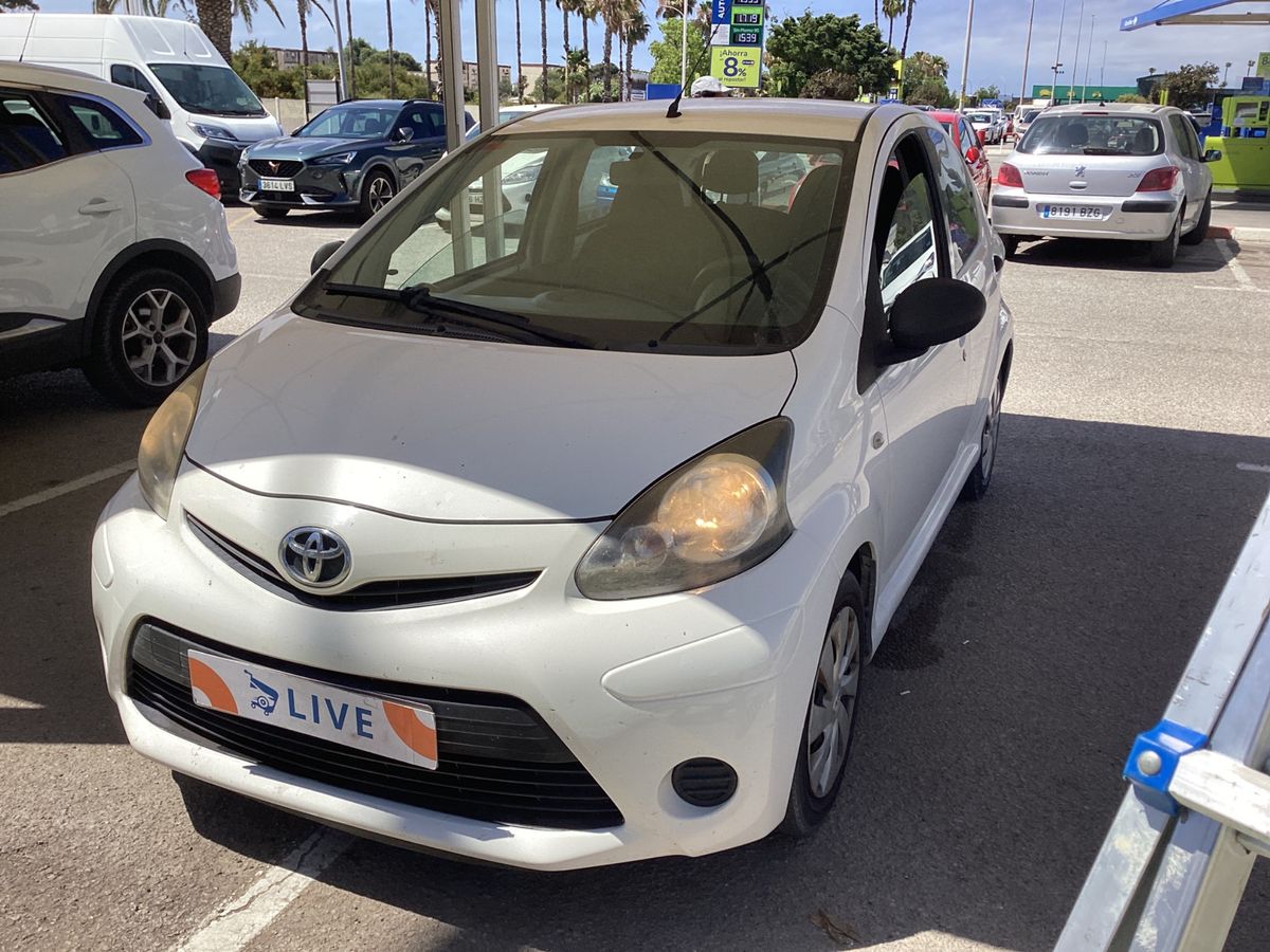 Toyota Aygo 2014 — photo 1