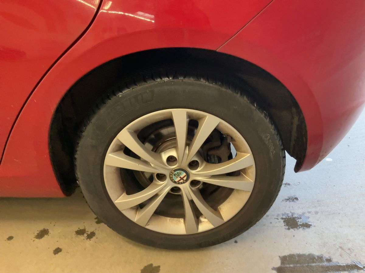 Alfa Romeo 2015 — photo 6