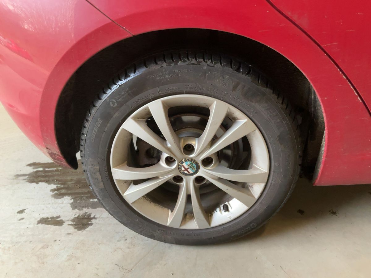 Alfa Romeo 2015 — photo 10