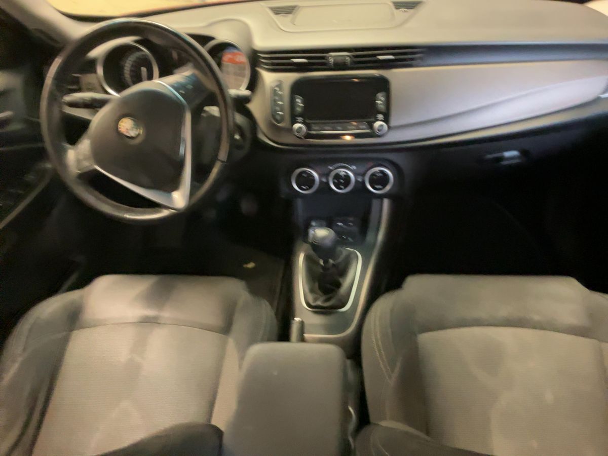 Alfa Romeo 2015 — photo 18