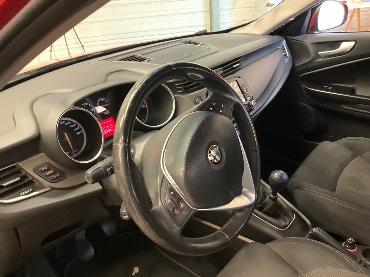 Alfa Romeo 2015 — photo 68
