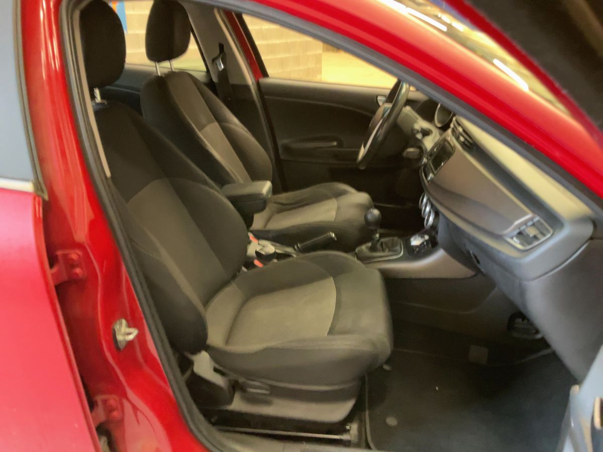 Alfa Romeo 2015 — photo 17