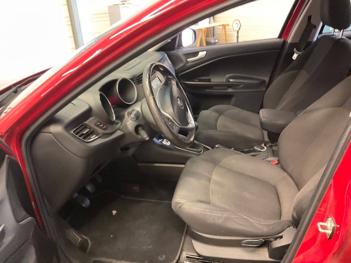Alfa Romeo 2015 — photo 67