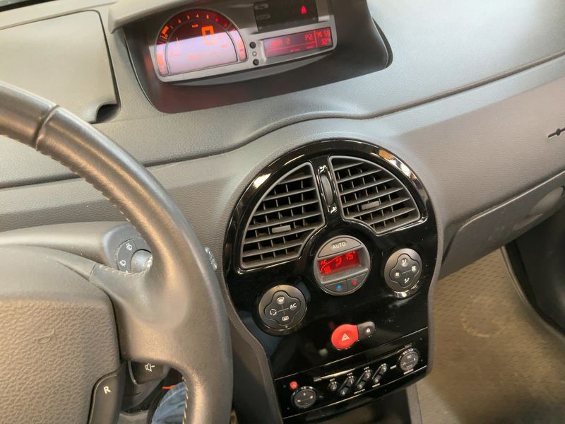 Renault Grand Modus 1.6 Night & Day — zdjęcie 13