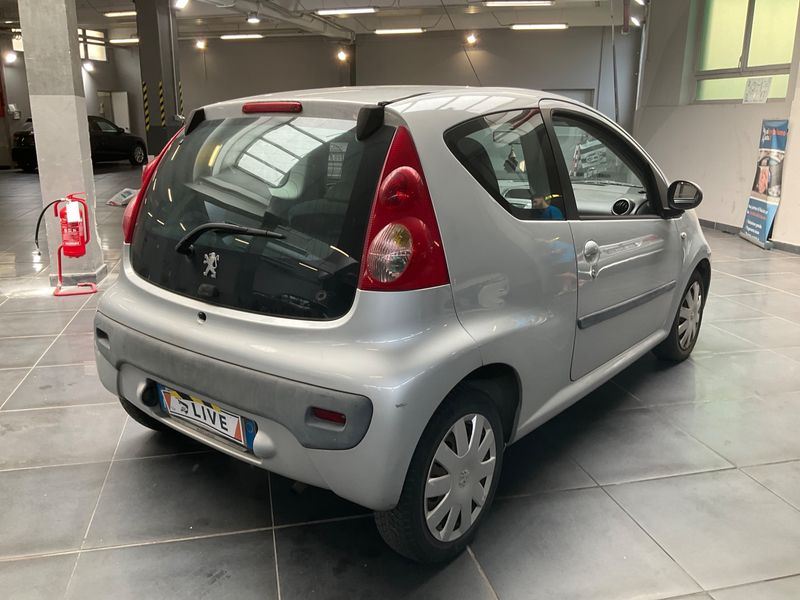 Peugeot 107 1.0 Plasir — zdjęcie 2