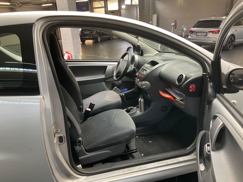 Peugeot 107 1.0 Plasir — zdjęcie 3