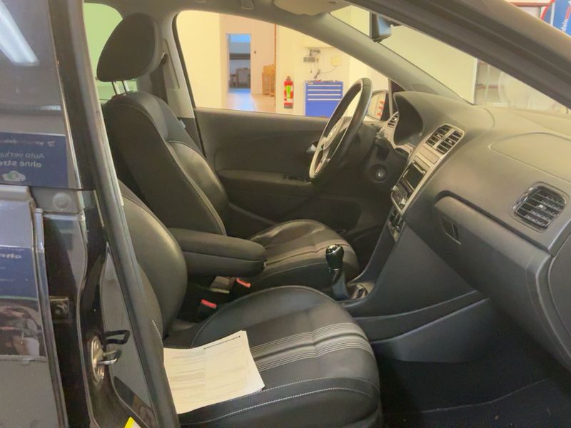 Volkswagen Polo 1.2 TSI Match 2012 – снимка 16