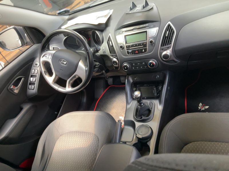 Hyundai ix35 1.6 5 Star Edition 2WD — zdjęcie 12
