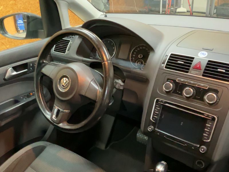 Volkswagen Touran 1.4 TSI Comfortline 2012 – снимка 17