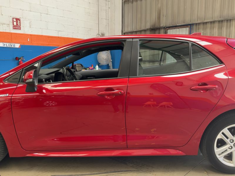 Toyota Corolla 1.8 Hybrid Active Tech — zdjęcie 4