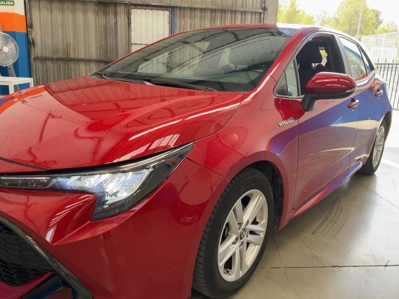 Toyota Corolla 1.8 Hybrid Active Tech — zdjęcie 2