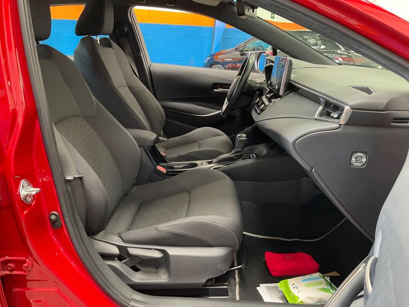 Toyota Corolla 1.8 Hybrid Active Tech — zdjęcie 11