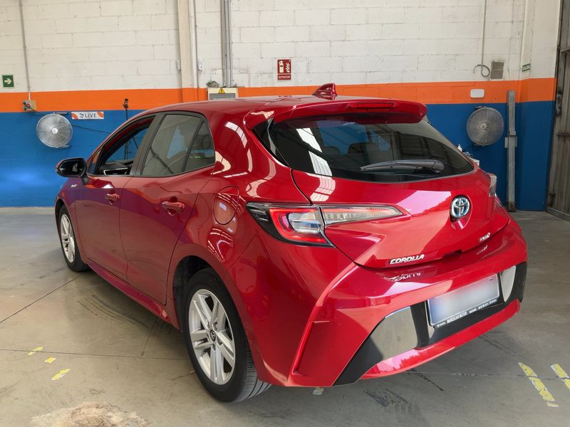 Toyota Corolla 1.8 Hybrid Active Tech — zdjęcie 3