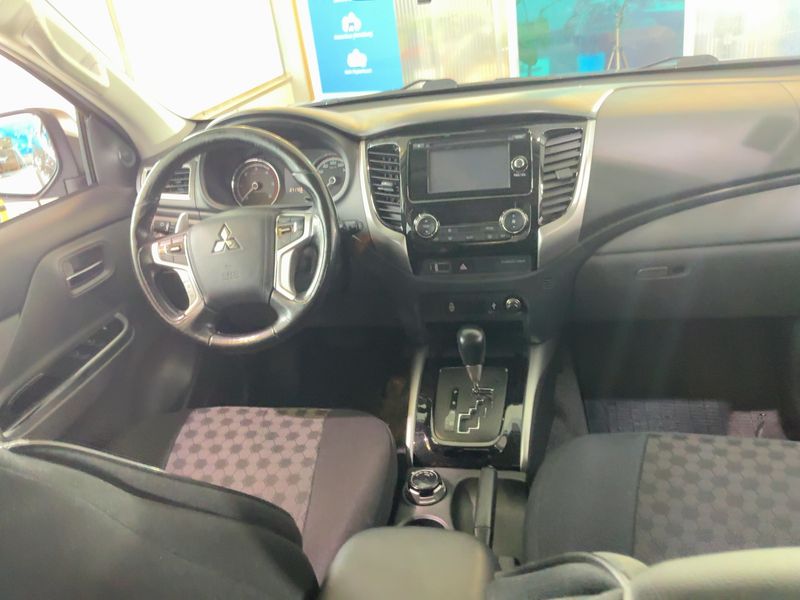 Mitsubishi L 200 2.4 DI-D Plus Doppelkabine 4WD — zdjęcie 12