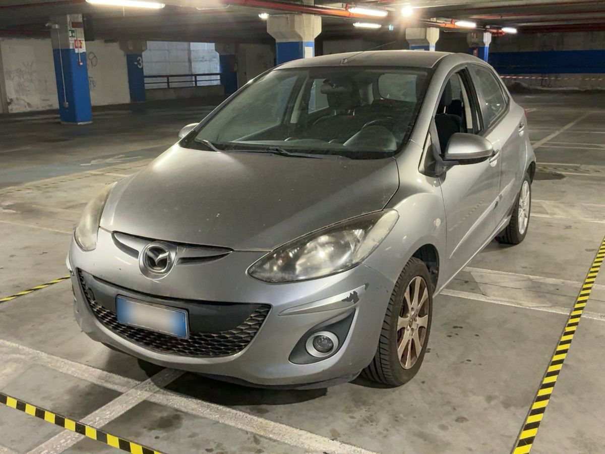 Mazda 2 2011