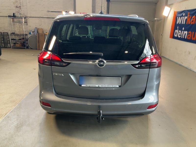 Opel Zafira Tourer 1.6 SIDI Turbo 120 Jahre Start/Stop — zdjęcie 5