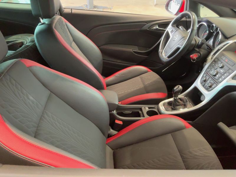 Opel Astra GTC 2.0 CDTI Biturbo BiTurbo 2014 – снимка 17