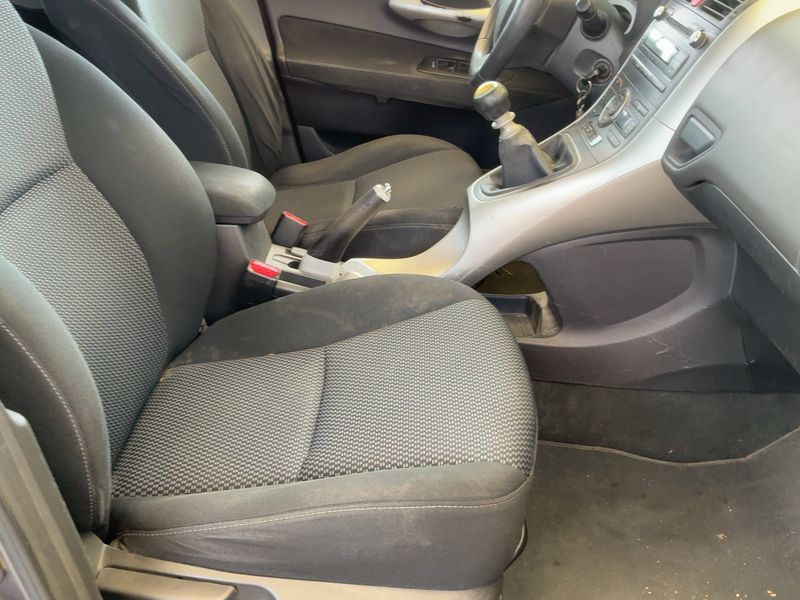 Toyota Auris 1.4 Turbodiesel Active — zdjęcie 11