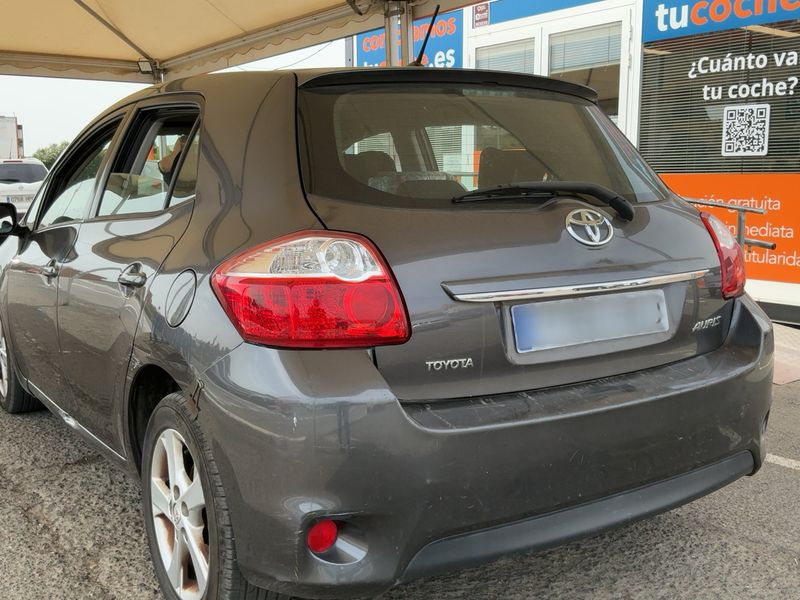 Toyota Auris 1.4 Turbodiesel Active — zdjęcie 3