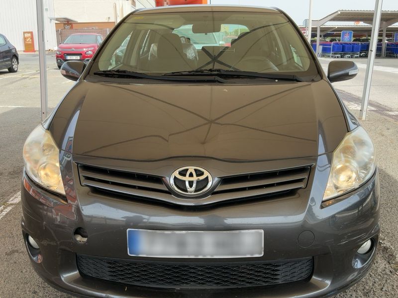 Toyota Auris 1.4 Turbodiesel Active — zdjęcie 9