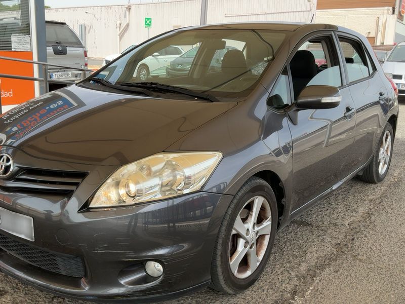 Toyota Auris 1.4 Turbodiesel Active — zdjęcie 2