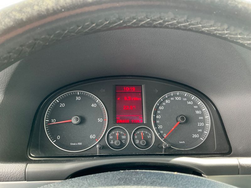 Volkswagen Touran 2.0 TDI Highline — zdjęcie 13