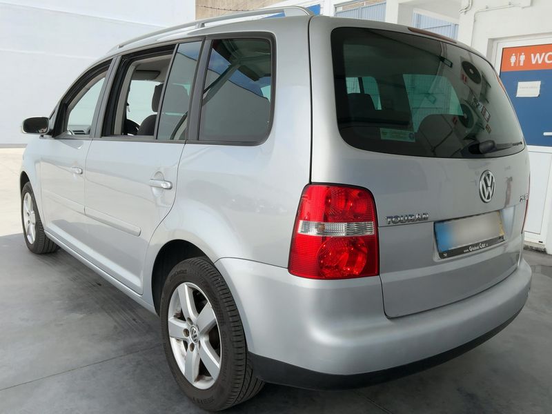 Volkswagen Touran 2.0 TDI Highline — zdjęcie 3