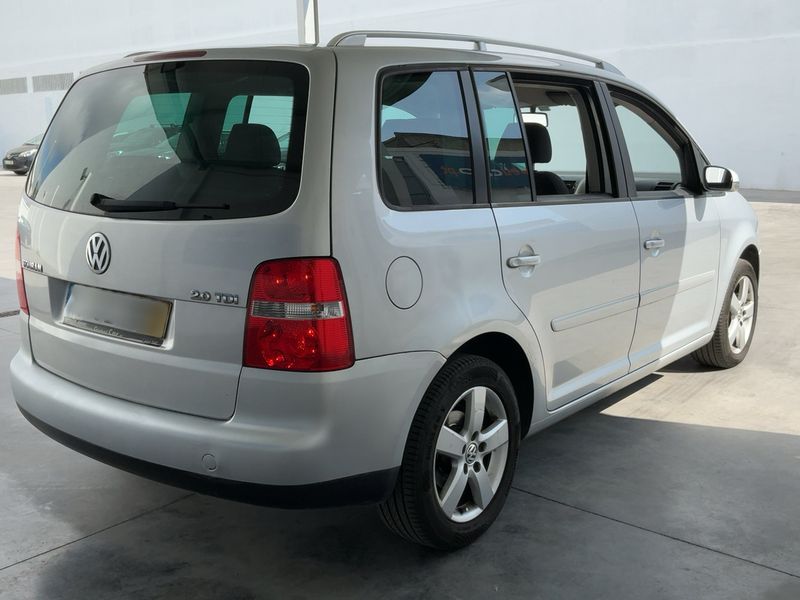 Volkswagen Touran 2.0 TDI Highline — zdjęcie 6