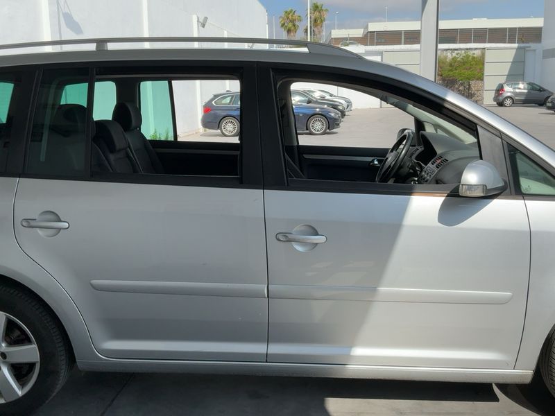 Volkswagen Touran 2.0 TDI Highline — zdjęcie 7