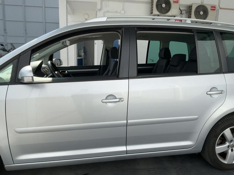 Volkswagen Touran 2.0 TDI Highline — zdjęcie 4