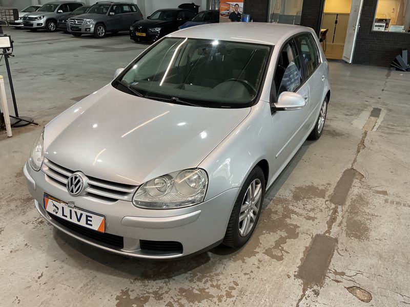 Volkswagen Golf V 1.6 FSI Tour 2007 – снимка 1