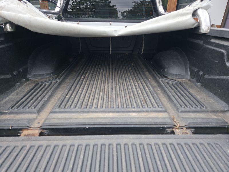 Nissan Navara Pick-up 2.5 dCi King Cab XE 4x4 — zdjęcie 9