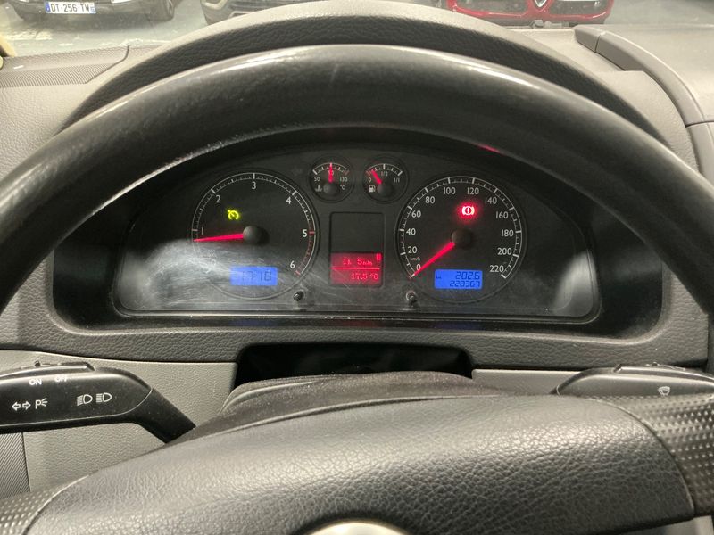 Volkswagen T5 California 2.5 TDI Trendline Aufstelldach — zdjęcie 13