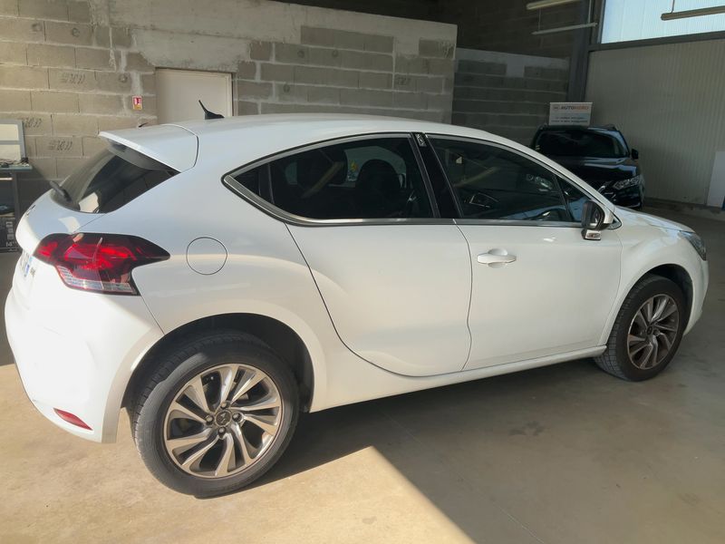 Citroen DS4 1.6 Blue-HDi SoChic — zdjęcie 6
