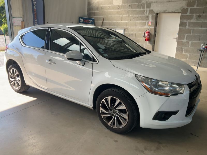 Citroen DS4 1.6 Blue-HDi SoChic — zdjęcie 8