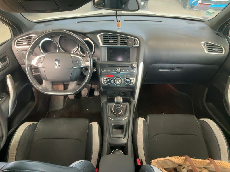 Citroen DS4 1.6 Blue-HDi SoChic — zdjęcie 12