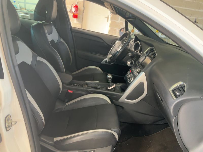 Citroen DS4 1.6 Blue-HDi SoChic — zdjęcie 11