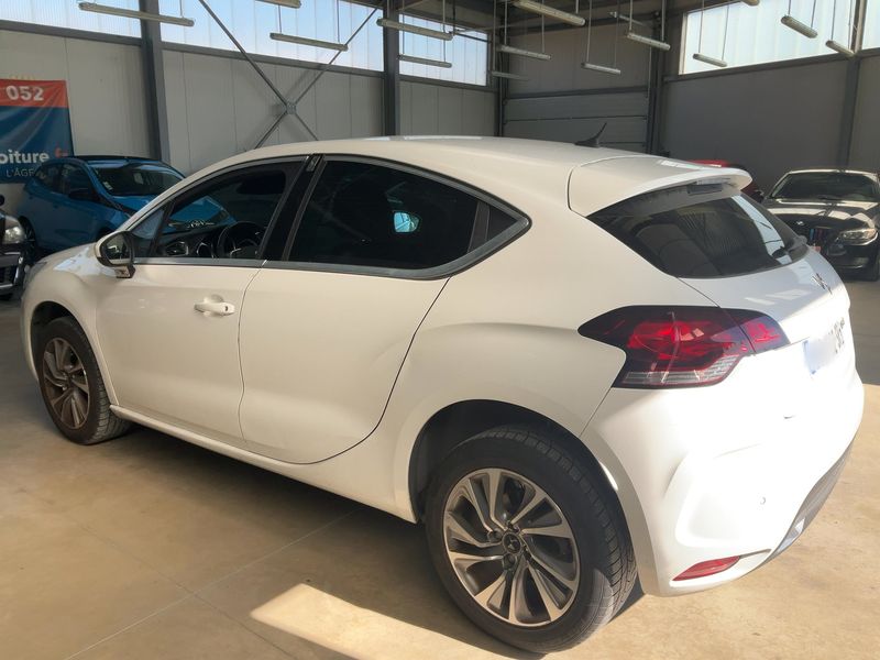 Citroen DS4 1.6 Blue-HDi SoChic — zdjęcie 3
