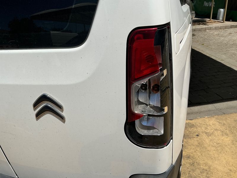 Citroen Berlingo 1.5 Blue-HDi Feel M 2019 – снимка 32
